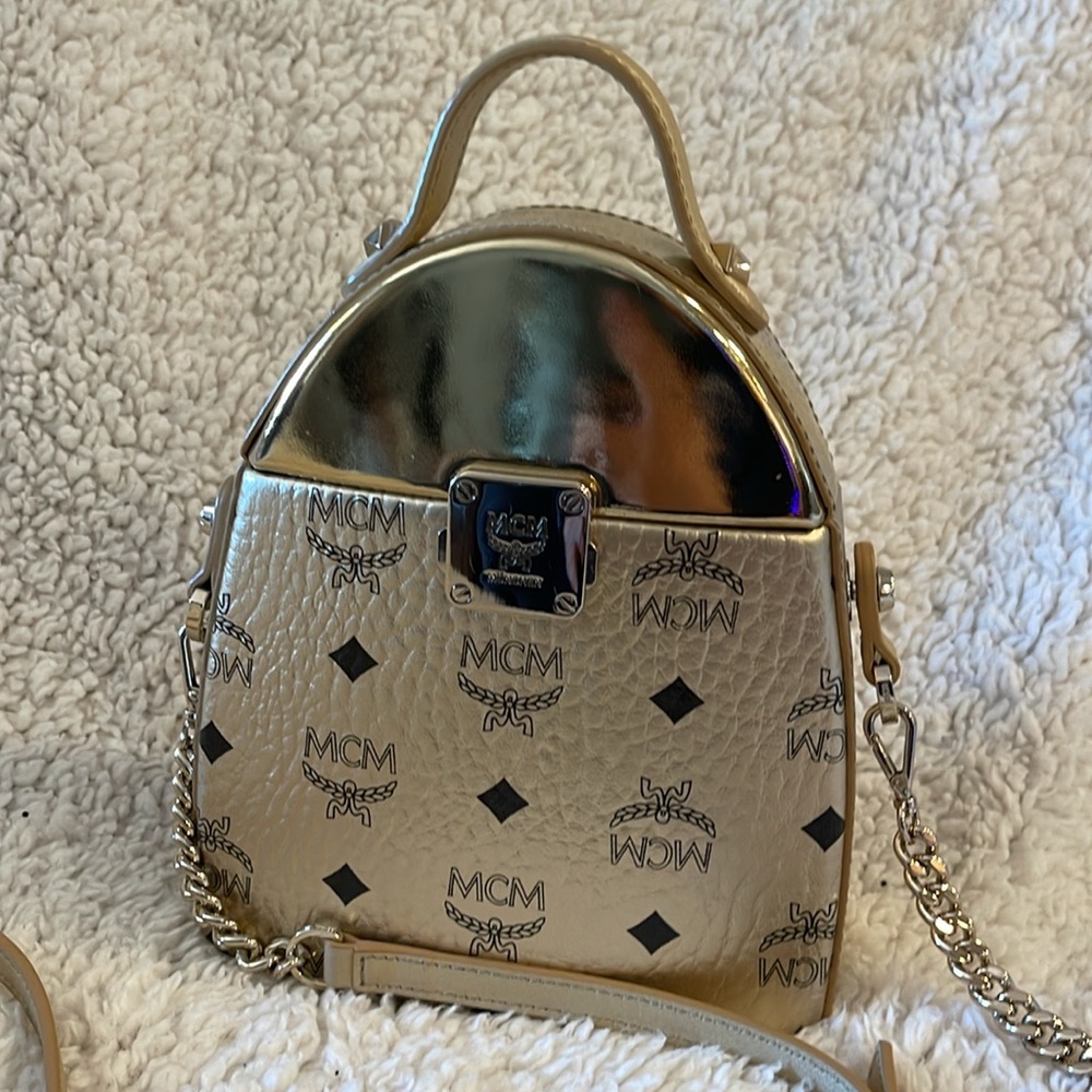 Mcm Stark Pushlock Cluth In Visetos - image 2